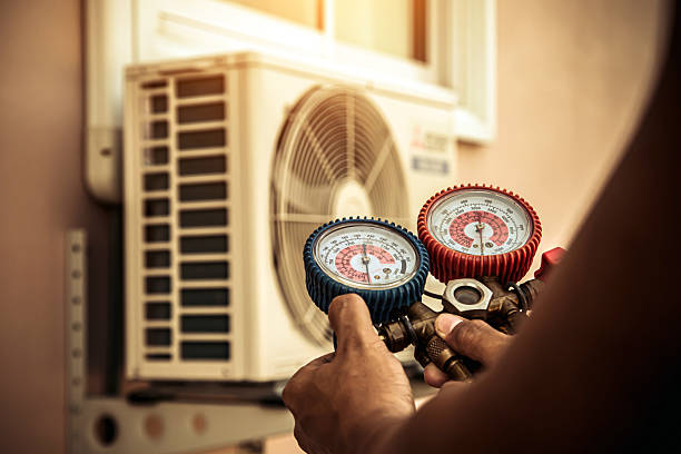 Professional Hvac technician working in Hyattsville, MD
